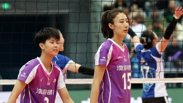 杜兰特关键补篮逆转比分