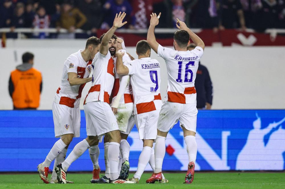 波兰足协谴责投掷烟火球迷：绝不容忍任何违反安全规定的行为